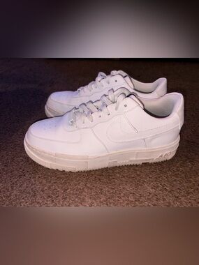 Nike Air Force 1 Pixels Triple White size 9